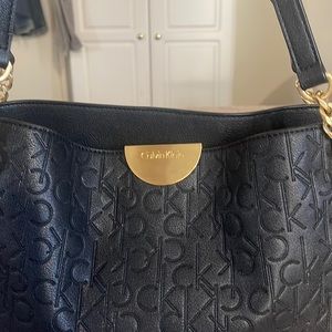 Black Shoulder Bag with combination Gold chain & black leather strap.